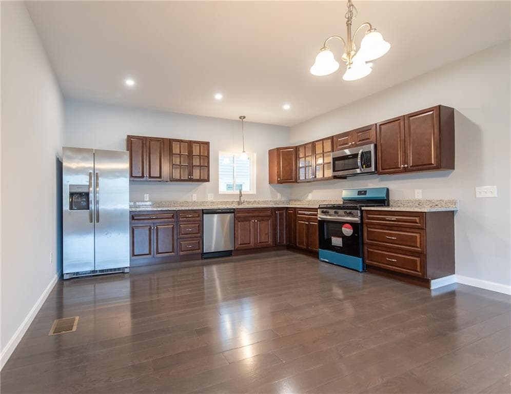 Condominium at 184 Avenue C UNIT -2, Woonsocket, photo 6 of 20