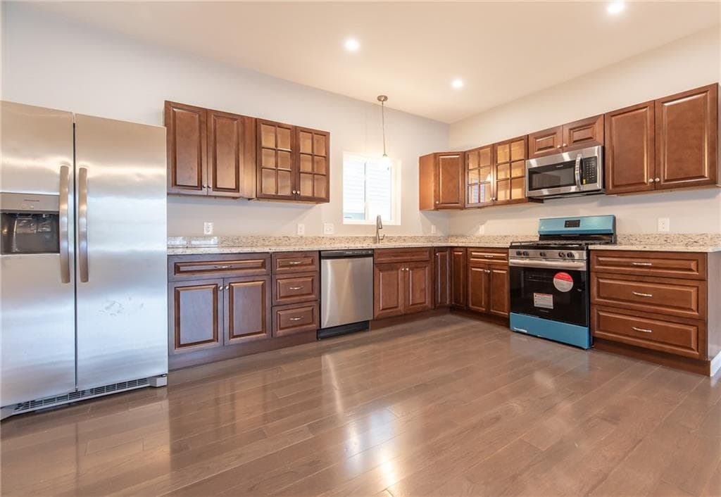 Condominium at 184 Avenue C UNIT -2, Woonsocket, photo 5 of 20