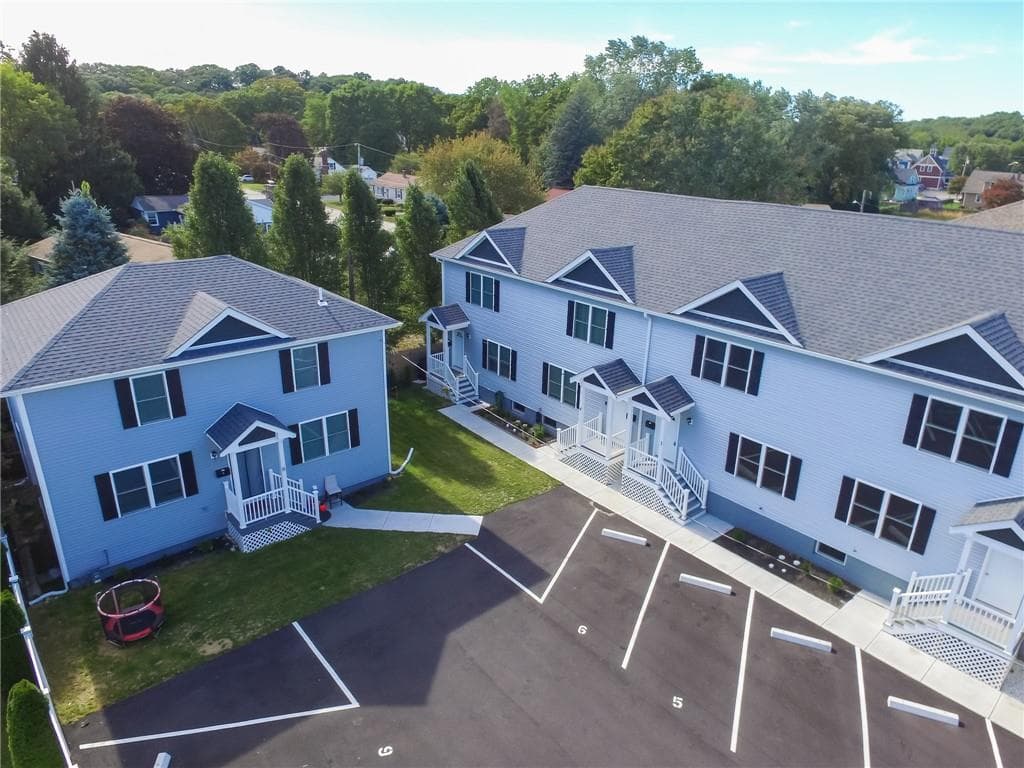 Condominium at 184 Avenue C UNIT -2, Woonsocket, photo 18 of 20