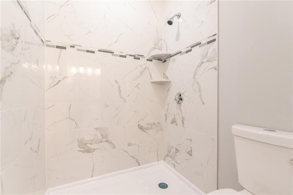 Condominium at 184 Avenue C UNIT -1, Woonsocket, photo 12 of 20