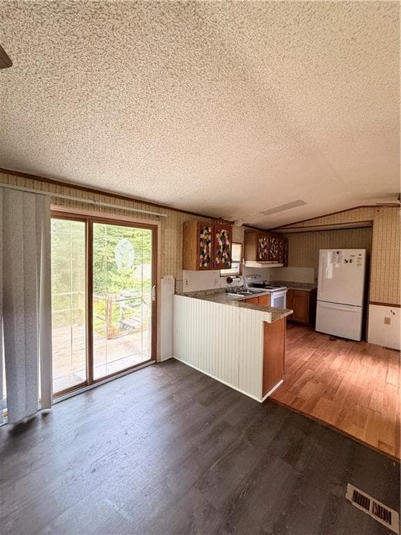 Single Family Residence at 14 Gooseberry Hill, Charlestown, photo 9 of 25