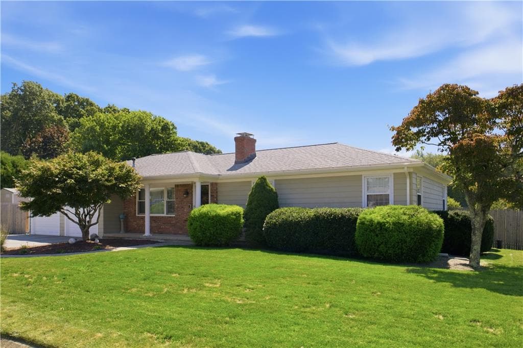 Single Family Residence at 43 Bayview Drive, West Warwick, photo 2 of 49