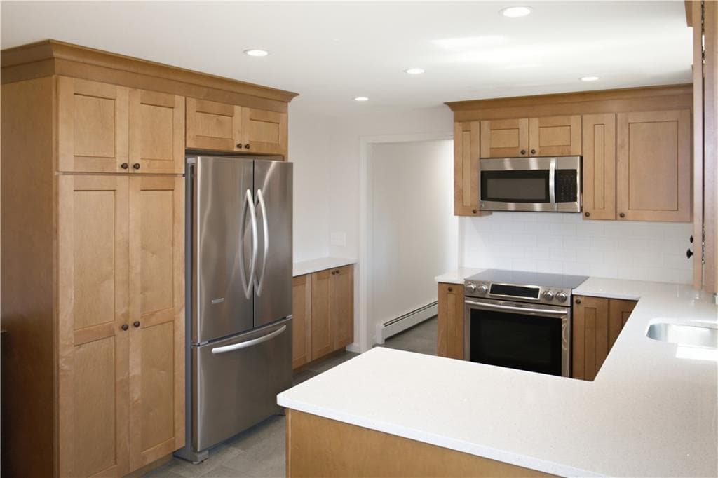 Single Family Residence at 43 Bayview Drive, West Warwick, photo 17 of 49