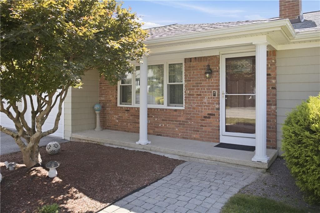 Single Family Residence at 43 Bayview Drive, West Warwick, photo 5 of 49