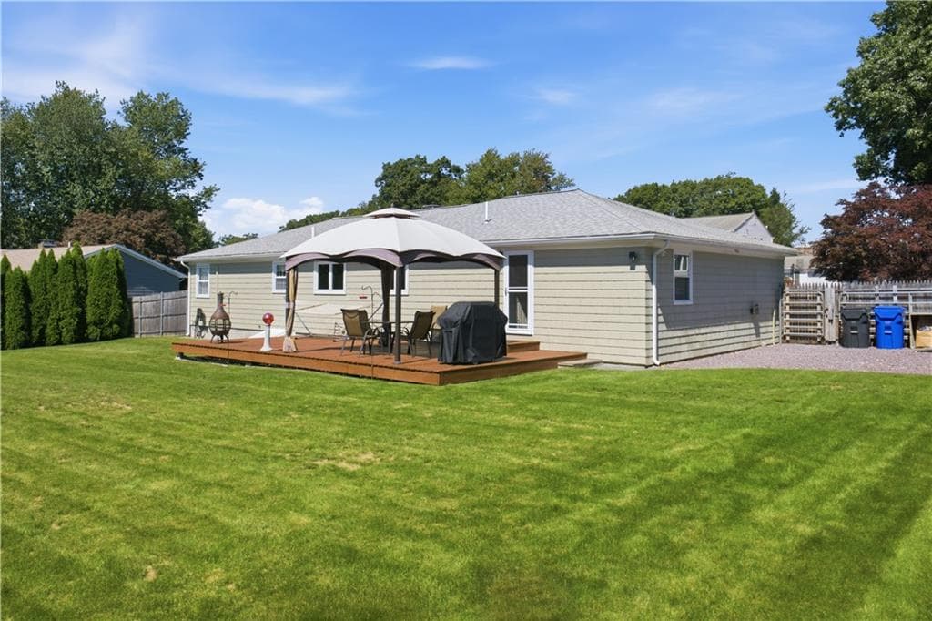 Single Family Residence at 43 Bayview Drive, West Warwick, photo 11 of 49
