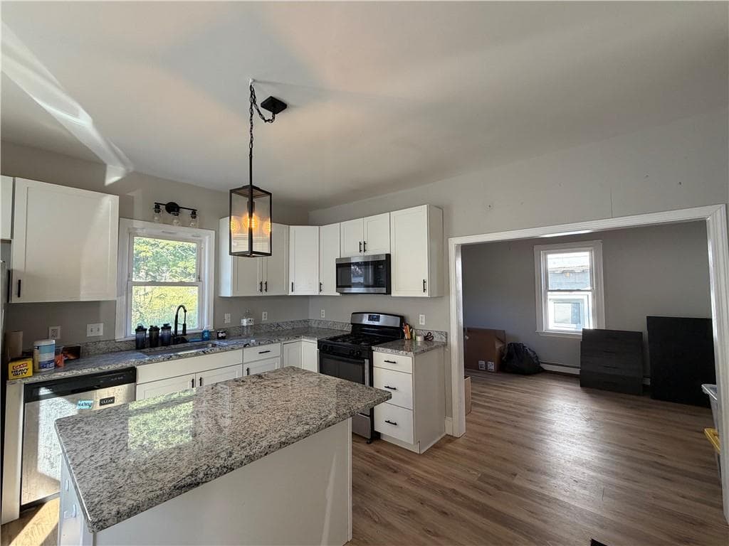 Single Family Residence at 272 Veazie Street, Providence, photo 6 of 19
