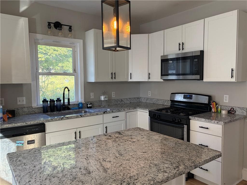 Single Family Residence at 272 Veazie Street, Providence, photo 3 of 19