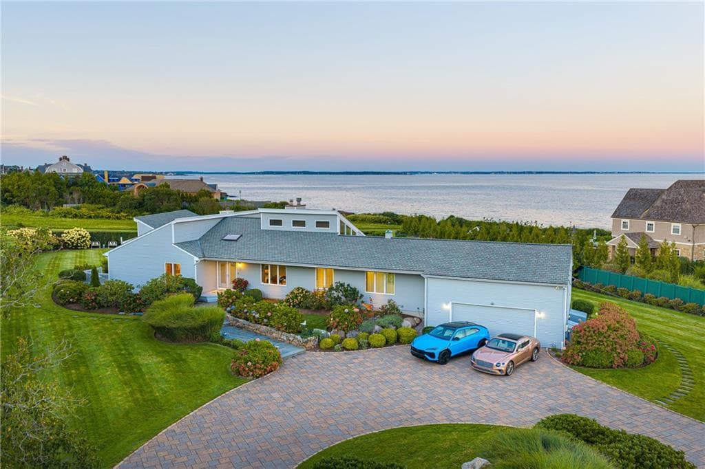 Single Family Residence at 38 Newton Avenue, Narragansett, photo 2 of 44