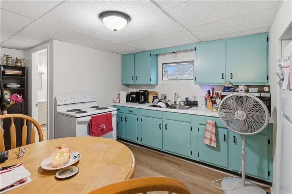 Multi Family at 20 Oakton Street, Woonsocket, photo 9 of 25