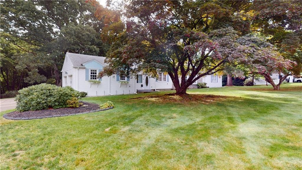 Single Family Residence at 96 Paterson Avenue, Warwick, photo 2 of 49
