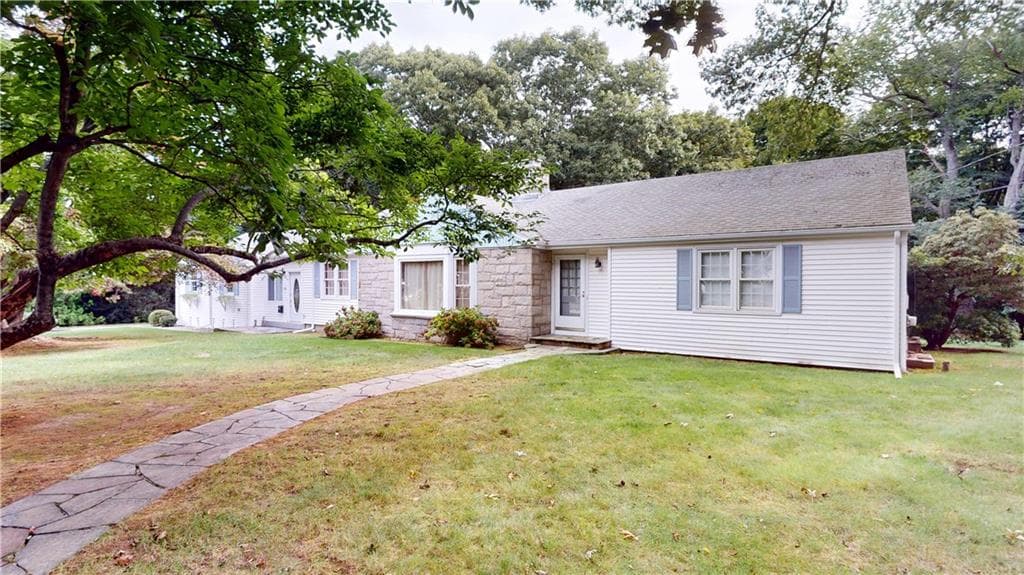 Single Family Residence at 96 Paterson Avenue, Warwick, photo 42 of 49