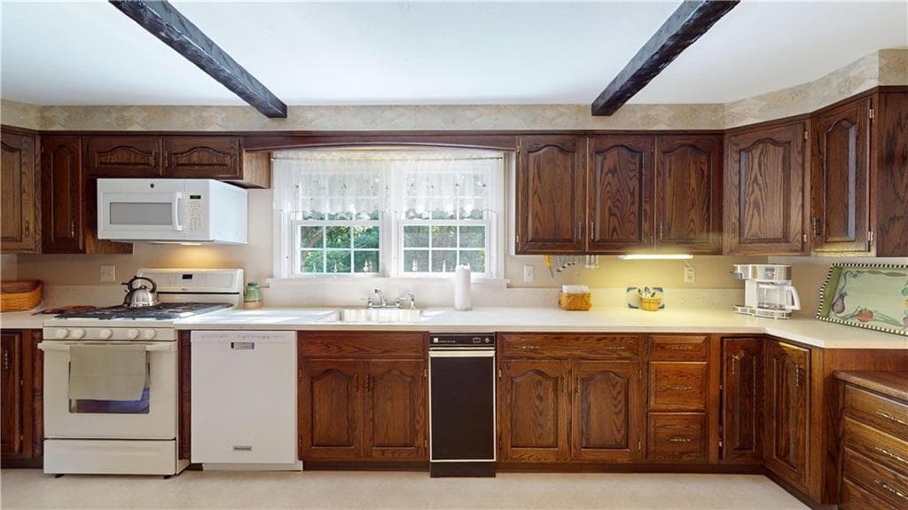 Single Family Residence at 96 Paterson Avenue, Warwick, photo 17 of 49