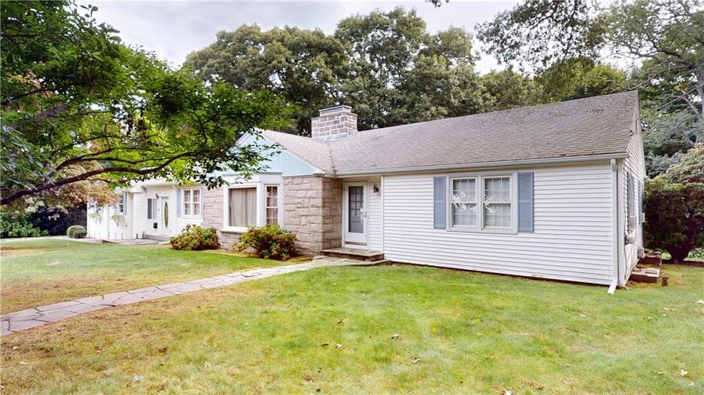 Single Family Residence at 96 Paterson Avenue, Warwick, photo 43 of 49