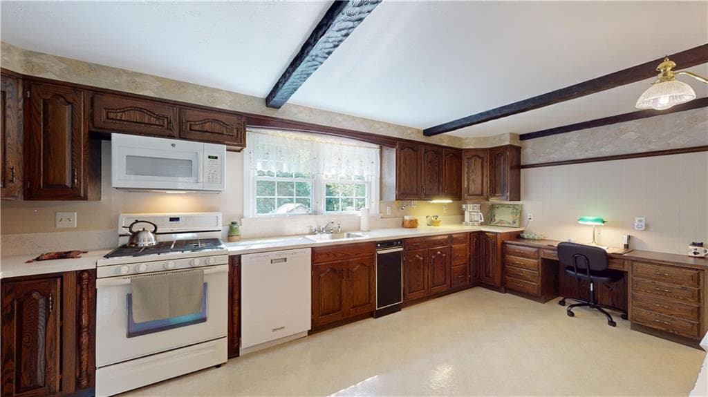 Single Family Residence at 96 Paterson Avenue, Warwick, photo 12 of 49