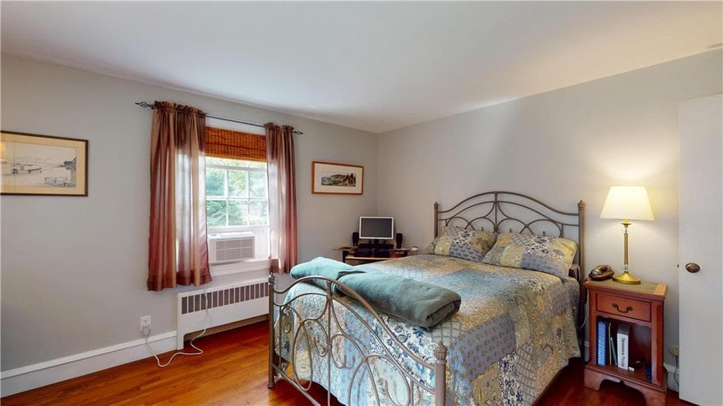 Single Family Residence at 96 Paterson Avenue, Warwick, photo 26 of 49