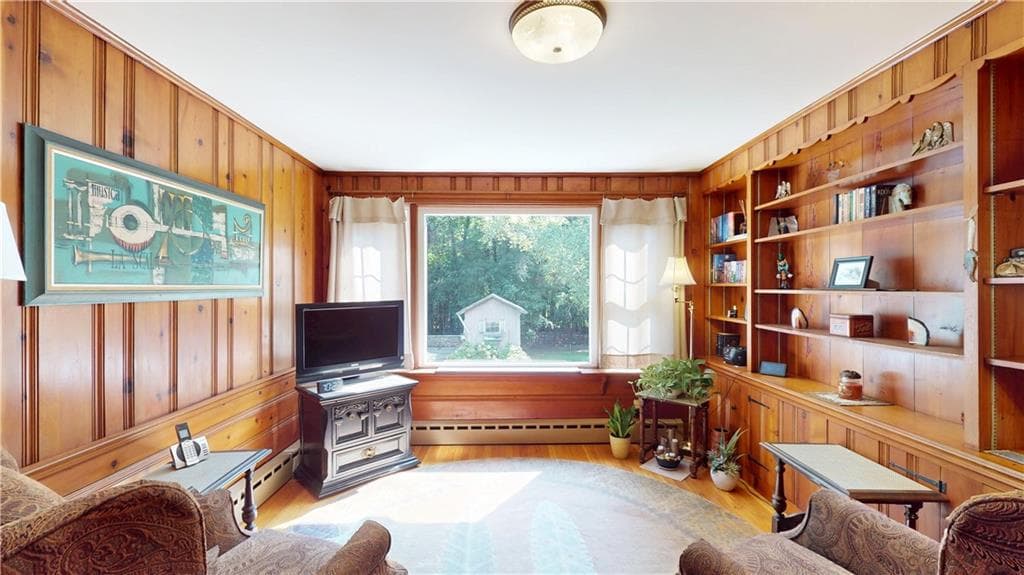 Single Family Residence at 96 Paterson Avenue, Warwick, photo 20 of 49
