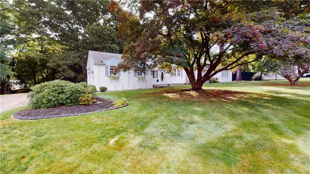 Single Family Residence at 96 Paterson Avenue, Warwick, photo 4 of 49