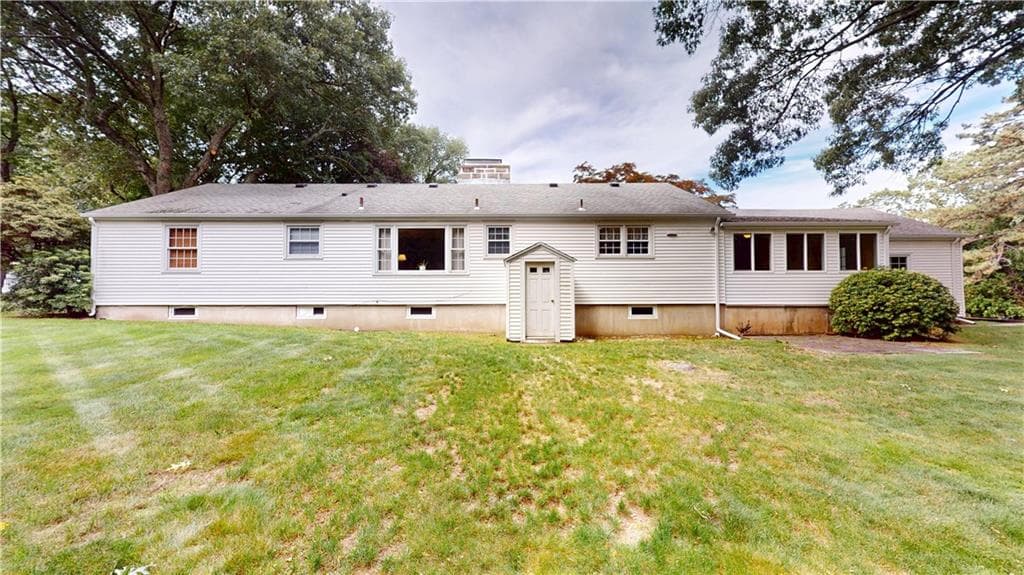 Single Family Residence at 96 Paterson Avenue, Warwick, photo 8 of 49