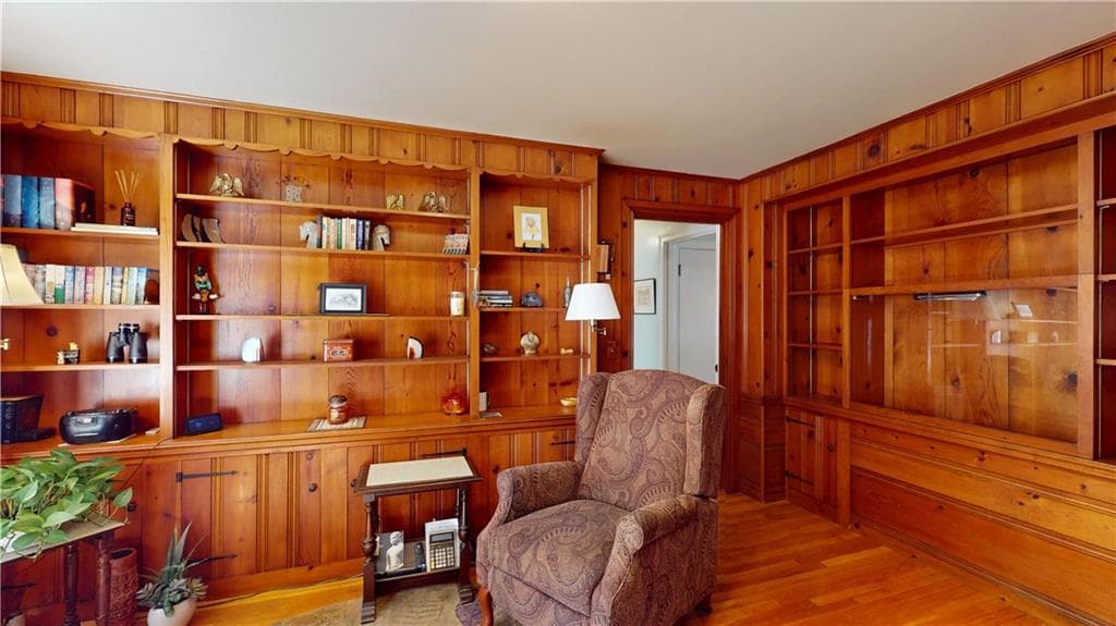 Single Family Residence at 96 Paterson Avenue, Warwick, photo 21 of 49