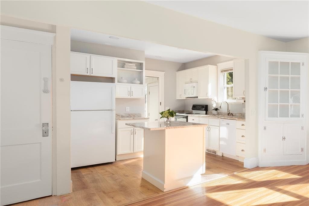 Single Family Residence at 14 Taft Avenue, Providence, photo 6 of 30