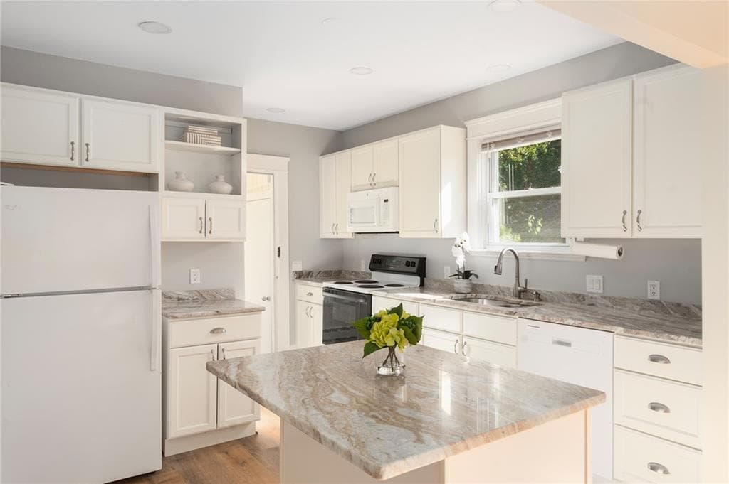 Single Family Residence at 14 Taft Avenue, Providence, photo 10 of 30