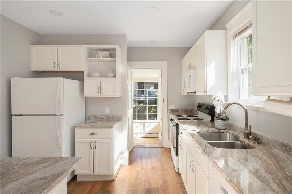 Single Family Residence at 14 Taft Avenue, Providence, photo 11 of 30