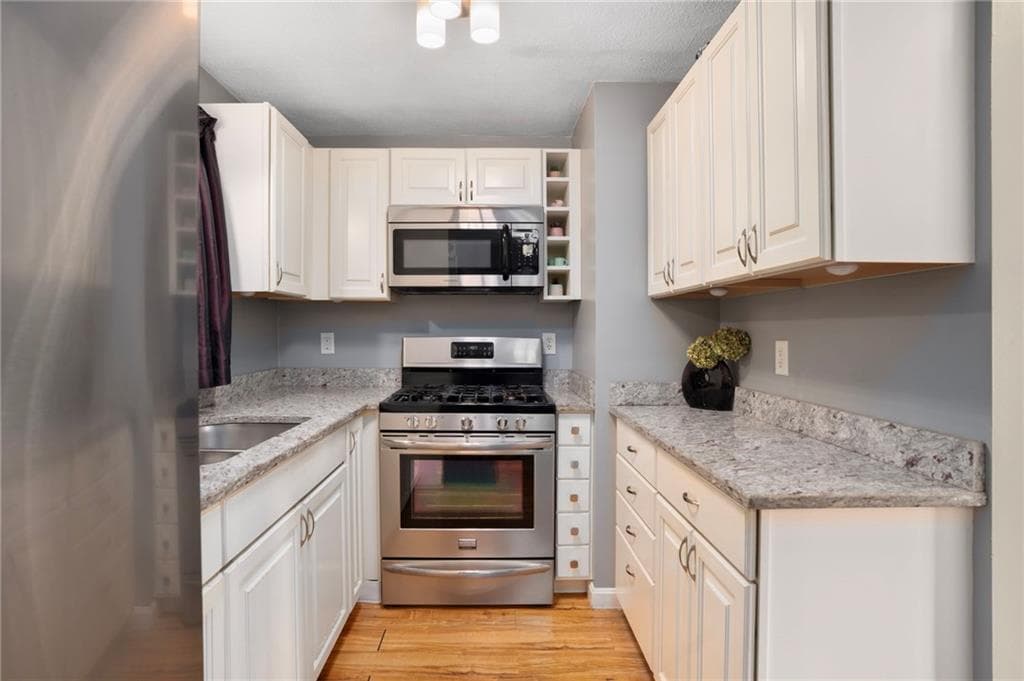 Condominium at 23 Benefit Street UNIT 17, Warwick, photo 12 of 37