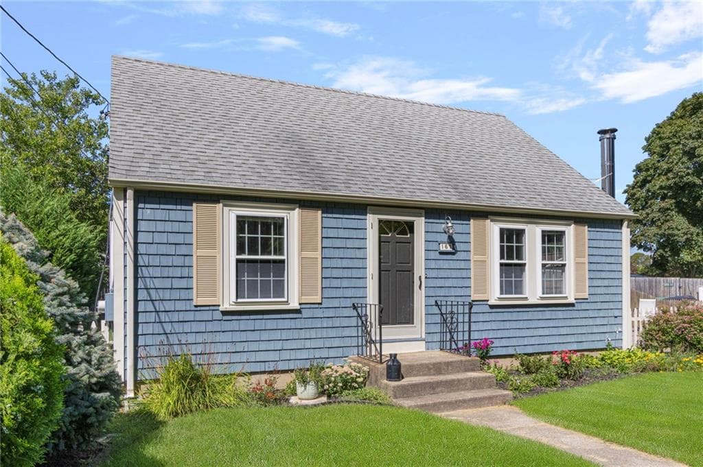 Single Family Residence at 161 Carolyn Street, Warwick, photo 23 of 25