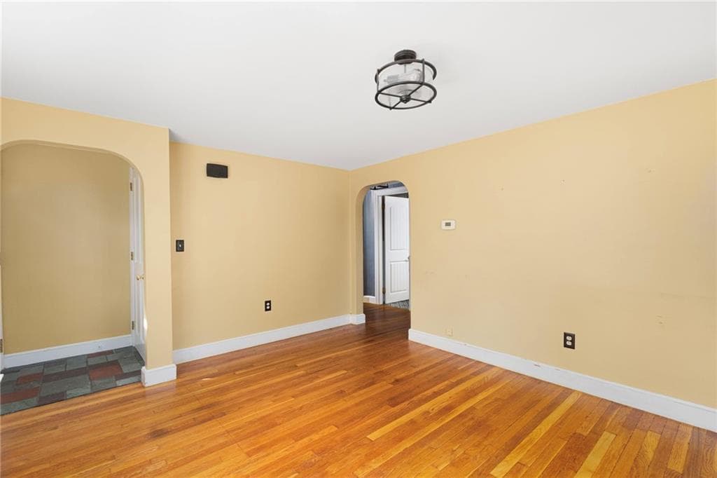 Single Family Residence at 161 Carolyn Street, Warwick, photo 14 of 25