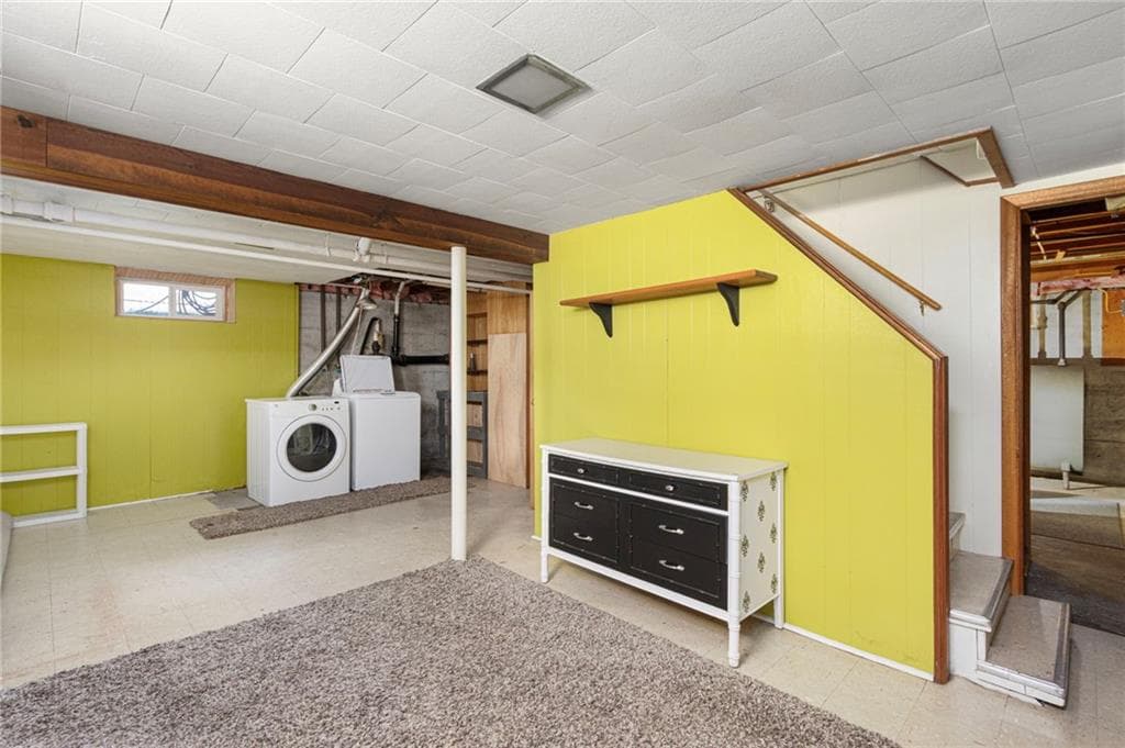 Single Family Residence at 161 Carolyn Street, Warwick, photo 21 of 25