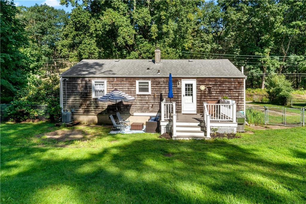 Single Family Residence at 430 Pond Street, South Kingstown, photo 4 of 30