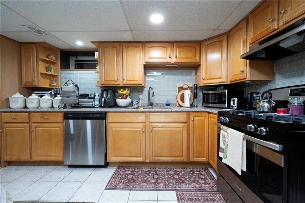 Single Family Residence at 3 Rose Drive, Pawtucket, photo 15 of 24