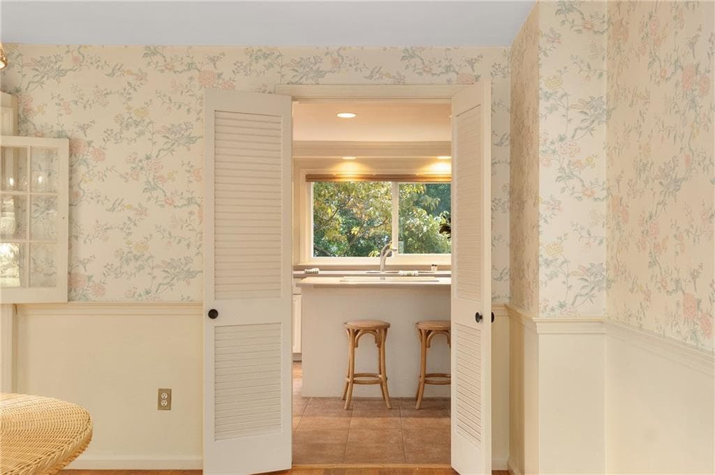 Single Family Residence at 102 Edgewater Road, Narragansett, photo 12 of 38