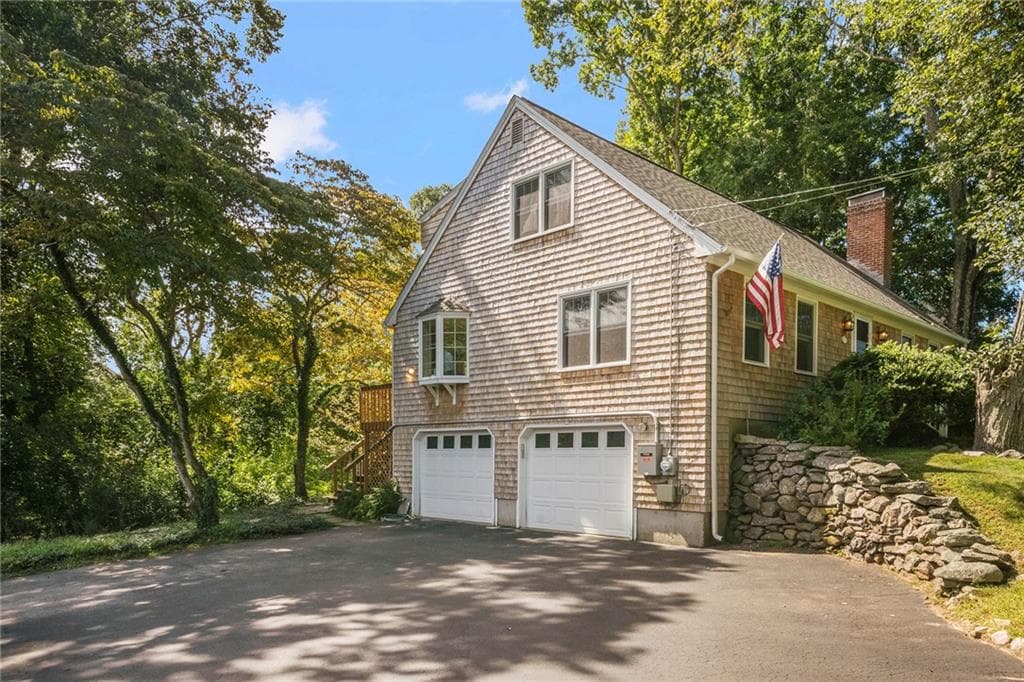 Single Family Residence at 102 Edgewater Road, Narragansett, photo 4 of 38