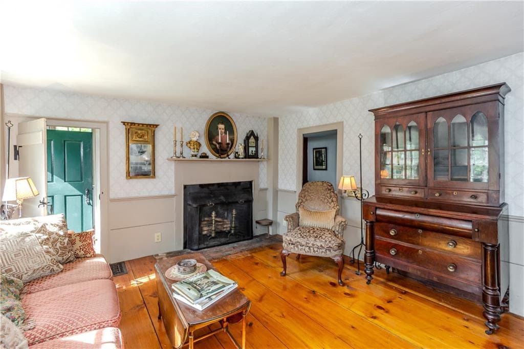 Single Family Residence at 1409 Hope Road, Cranston, photo 16 of 45