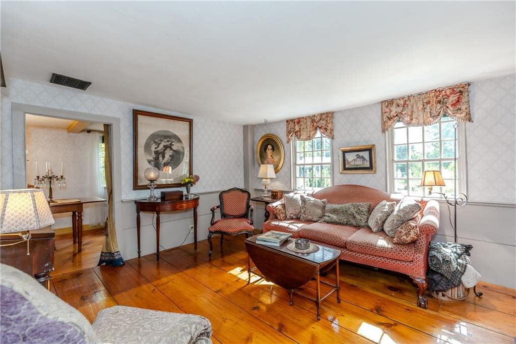 Single Family Residence at 1409 Hope Road, Cranston, photo 14 of 45