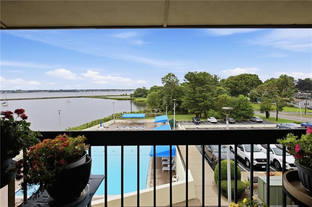Condominium at 400 Narragansett Parkway UNIT SC10, Warwick, photo 13 of 45