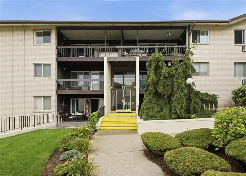 Condominium at 400 Narragansett Parkway UNIT SC10, Warwick, photo 39 of 45