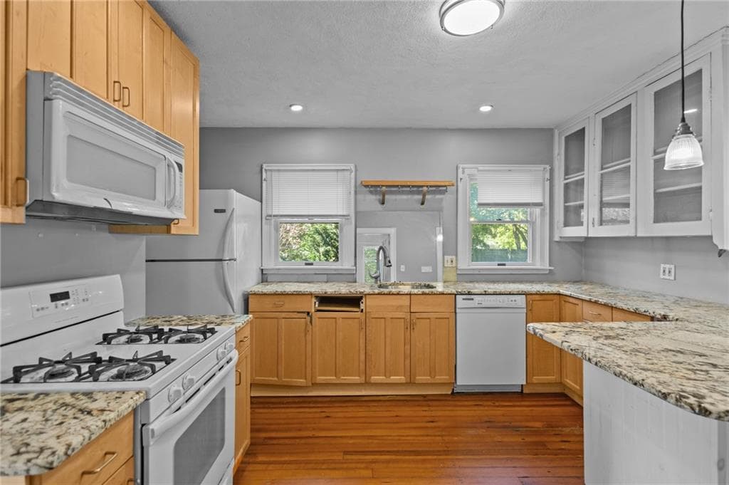 Single Family Residence at 217 Bay View Avenue, Cranston, photo 6 of 23