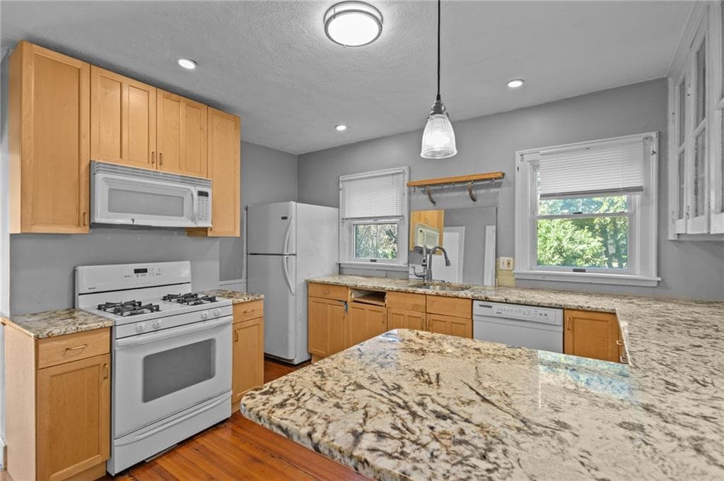 Single Family Residence at 217 Bay View Avenue, Cranston, photo 7 of 23
