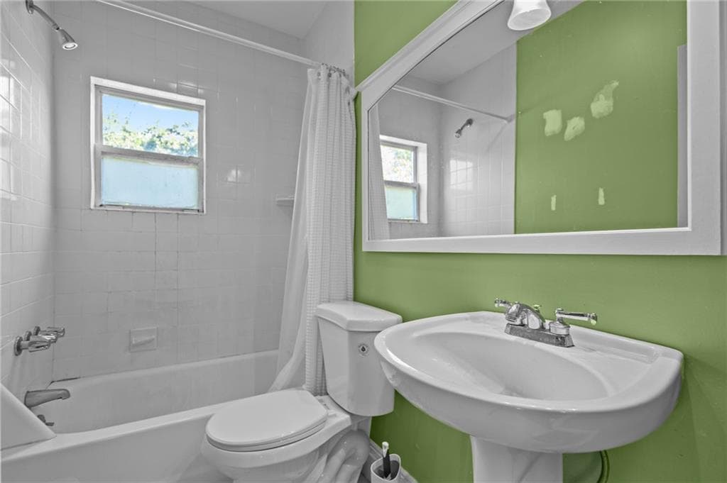 Single Family Residence at 217 Bay View Avenue, Cranston, photo 9 of 23