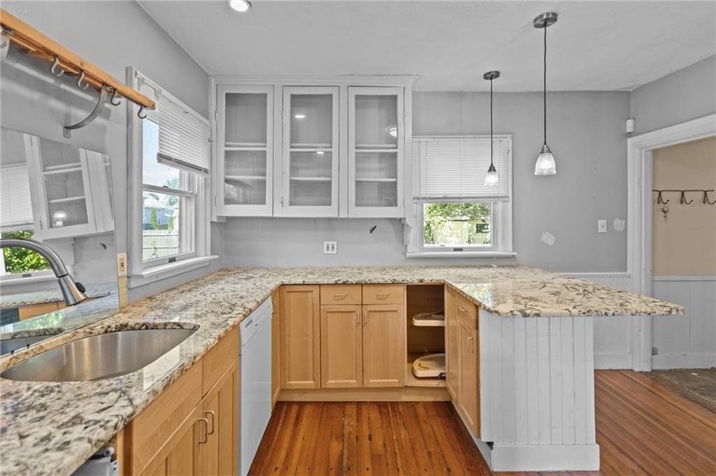 Single Family Residence at 217 Bay View Avenue, Cranston, photo 8 of 23