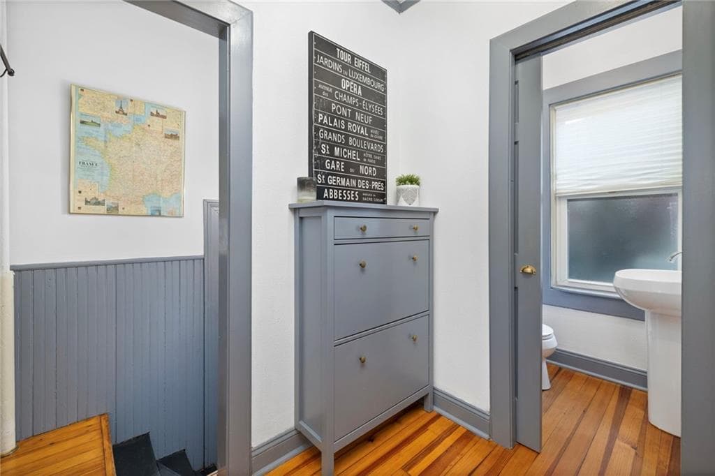 Single Family Residence at 12 Glendale Avenue, Providence, photo 13 of 33