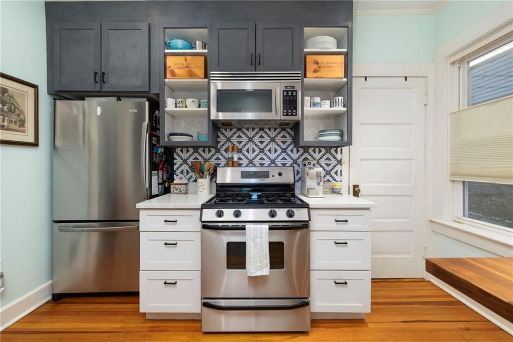 Single Family Residence at 12 Glendale Avenue, Providence, photo 12 of 33