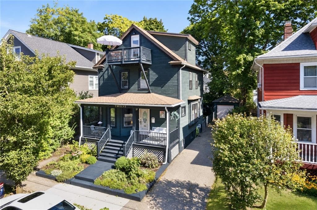 12 Glendale Avenue