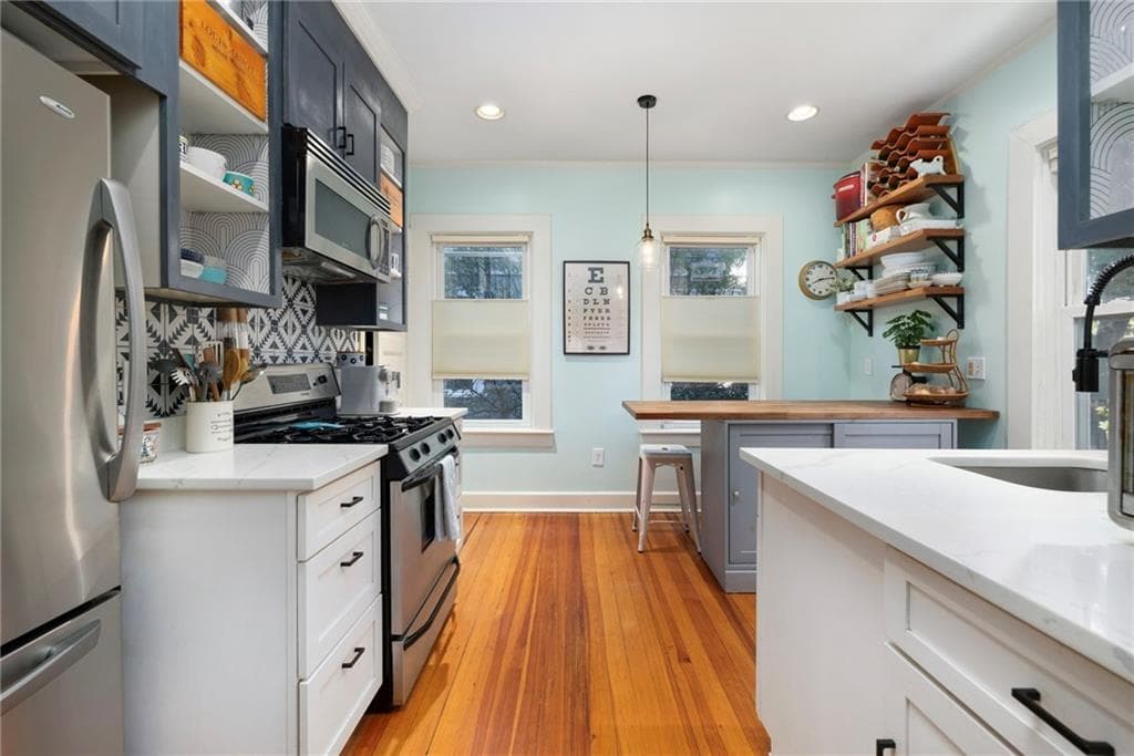 Single Family Residence at 12 Glendale Avenue, Providence, photo 10 of 33