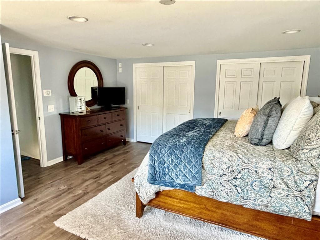 Single Family Residence at 7 Cortland Lane, Smithfield, photo 17 of 24