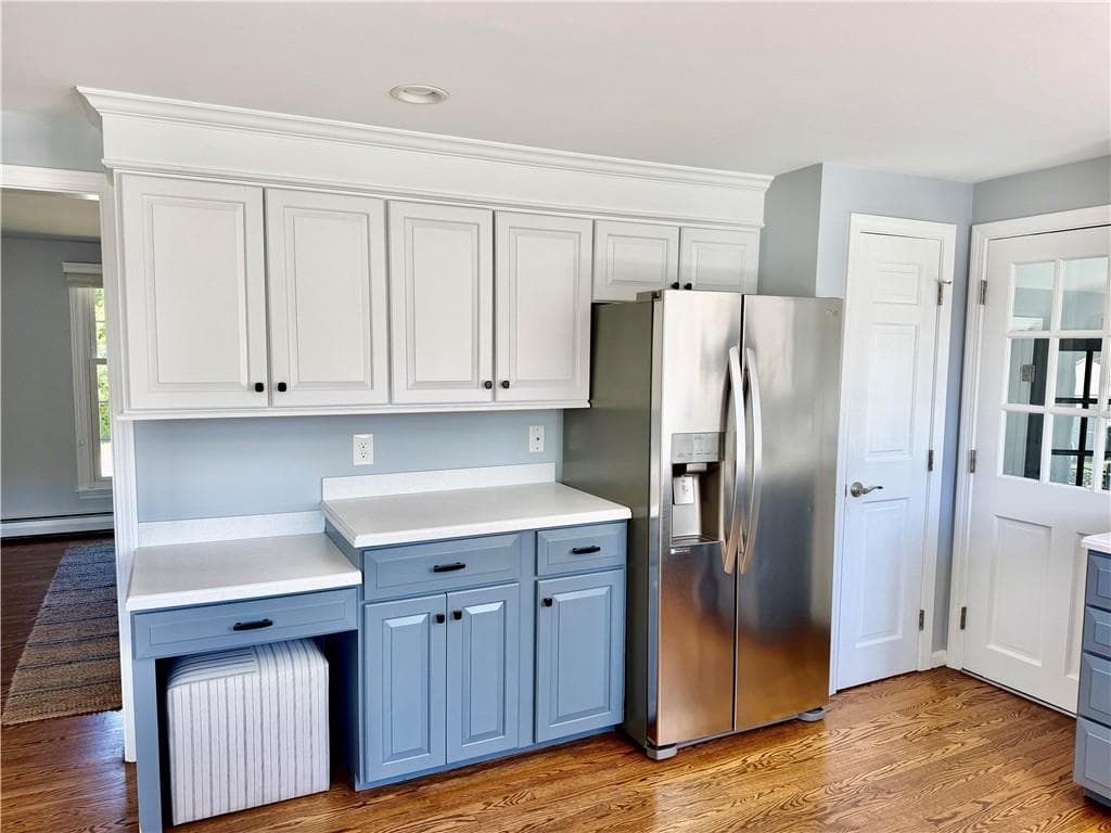 Single Family Residence at 7 Cortland Lane, Smithfield, photo 8 of 24