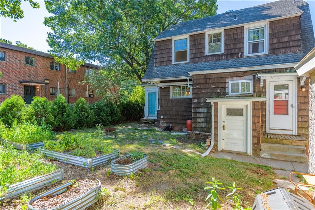 Single Family Residence at 173 Lexington Avenue, Providence, photo 38 of 45