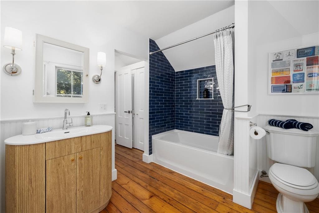 Single Family Residence at 19 Third Street, Newport, photo 22 of 36